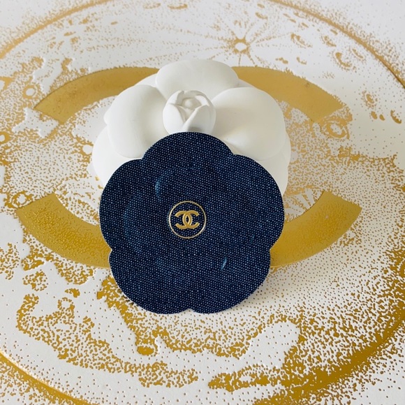 CHANEL Blue Camellia Paper Sticker - Picture 2 of 8